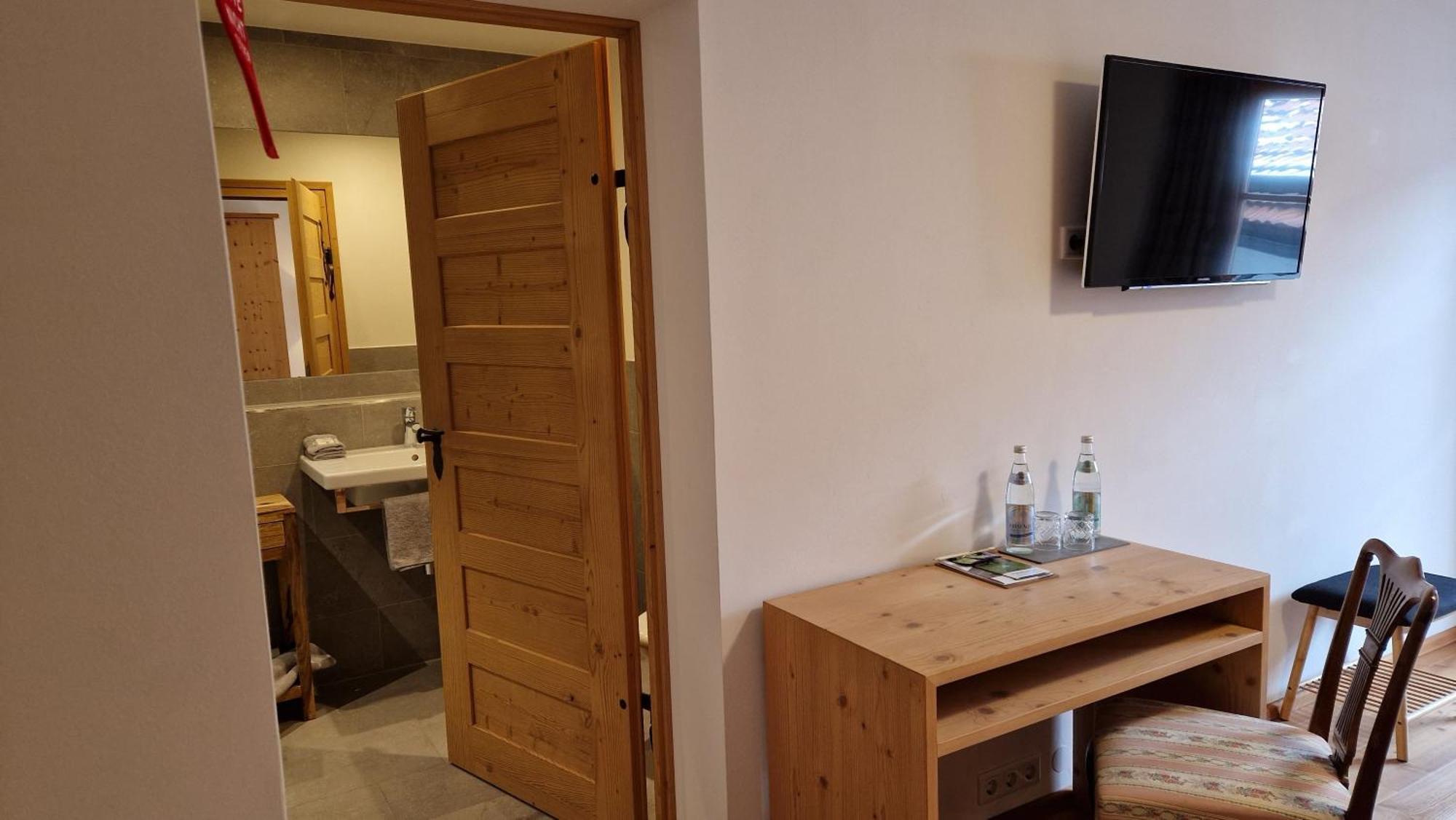 Hotel Landgasthof Alter Wirt Фишбахау Экстерьер фото